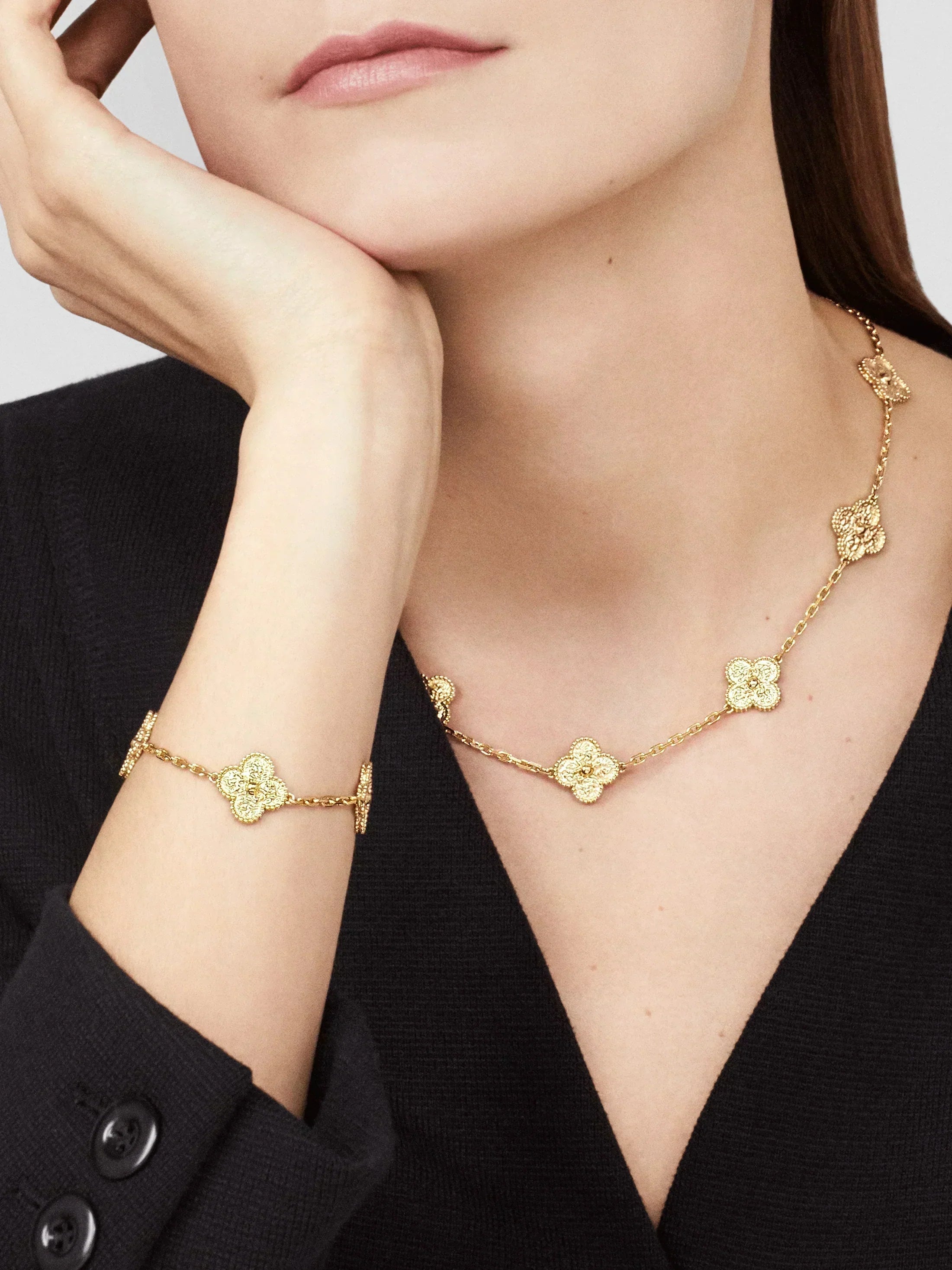 CLOVER | Collier en or avec 10 motifs
