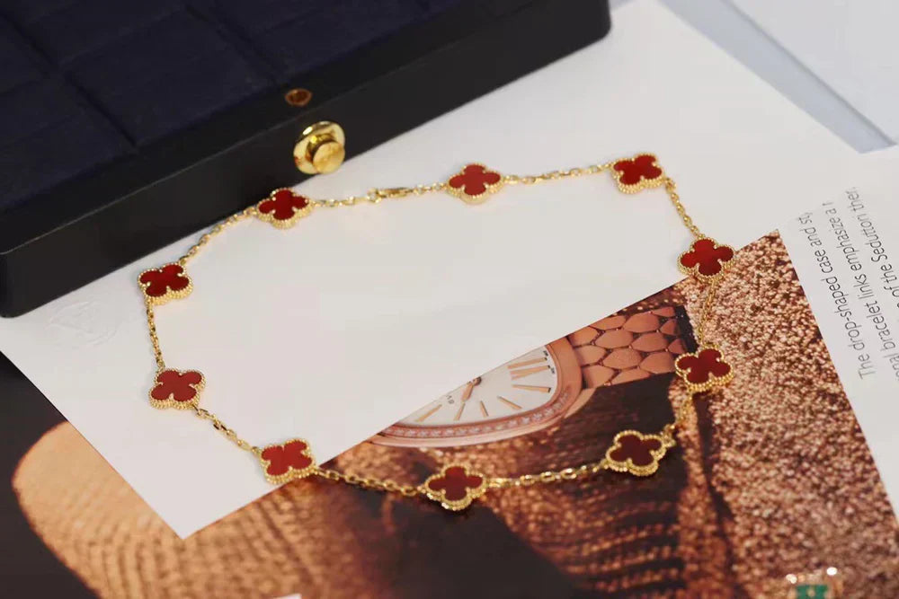 CLOVER | Collier à Motif Roter