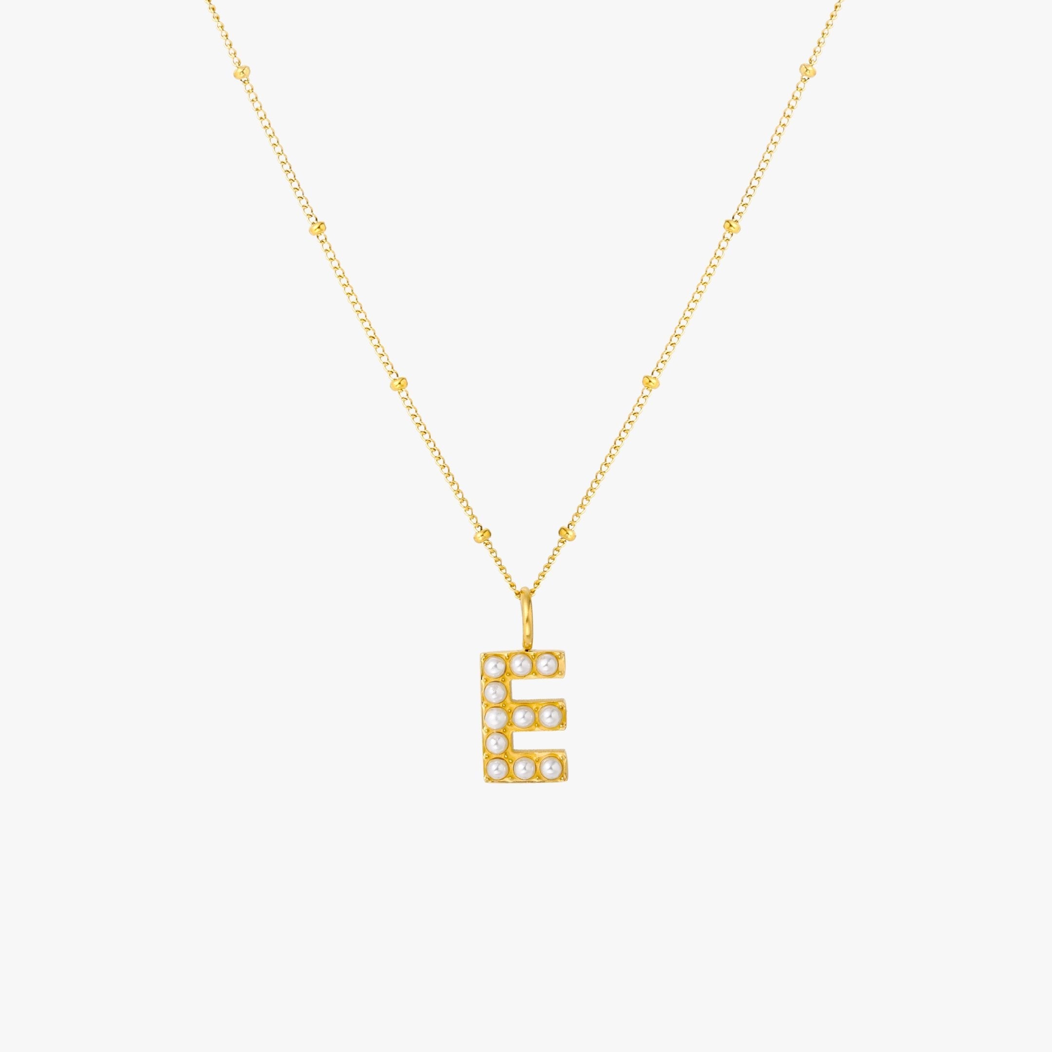 Collier avec initiales en perles