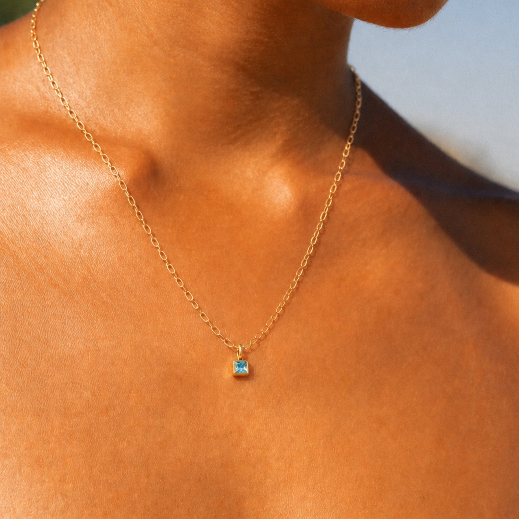 Collier en pierre de naissance en forme de trombone