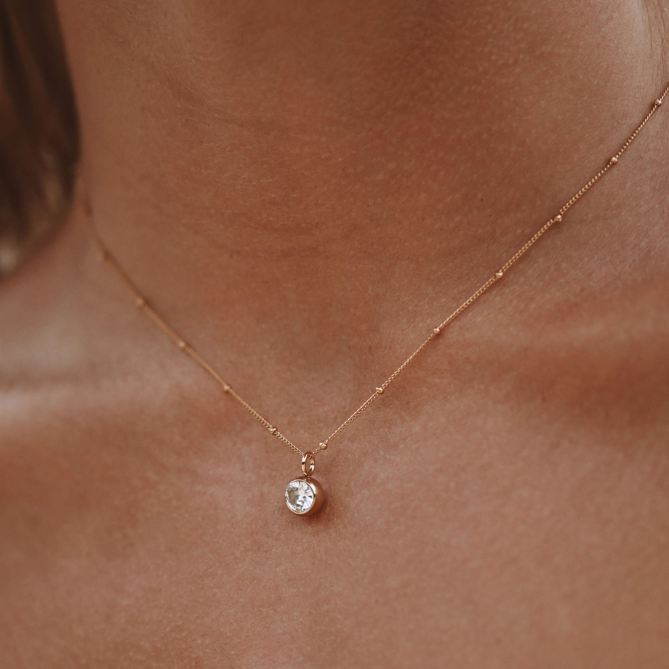 Collier de pierre de naissance