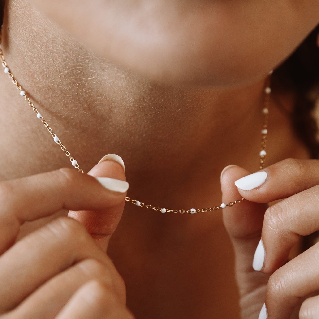 Choker en perles blanches
