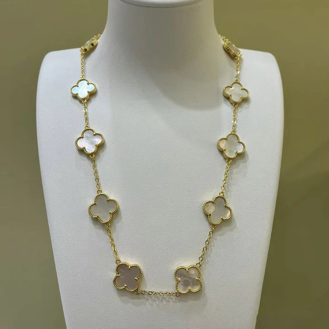 CLOVER | Collier 10 Motifs en Blanc