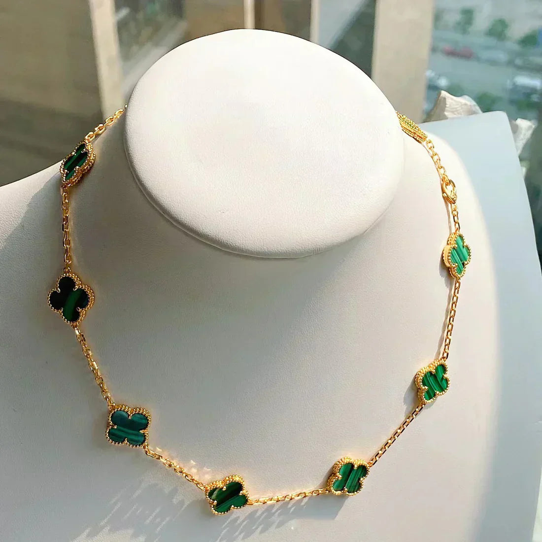 CLOVER | Collier en Or avec 10 Motifs en Couleur Verte