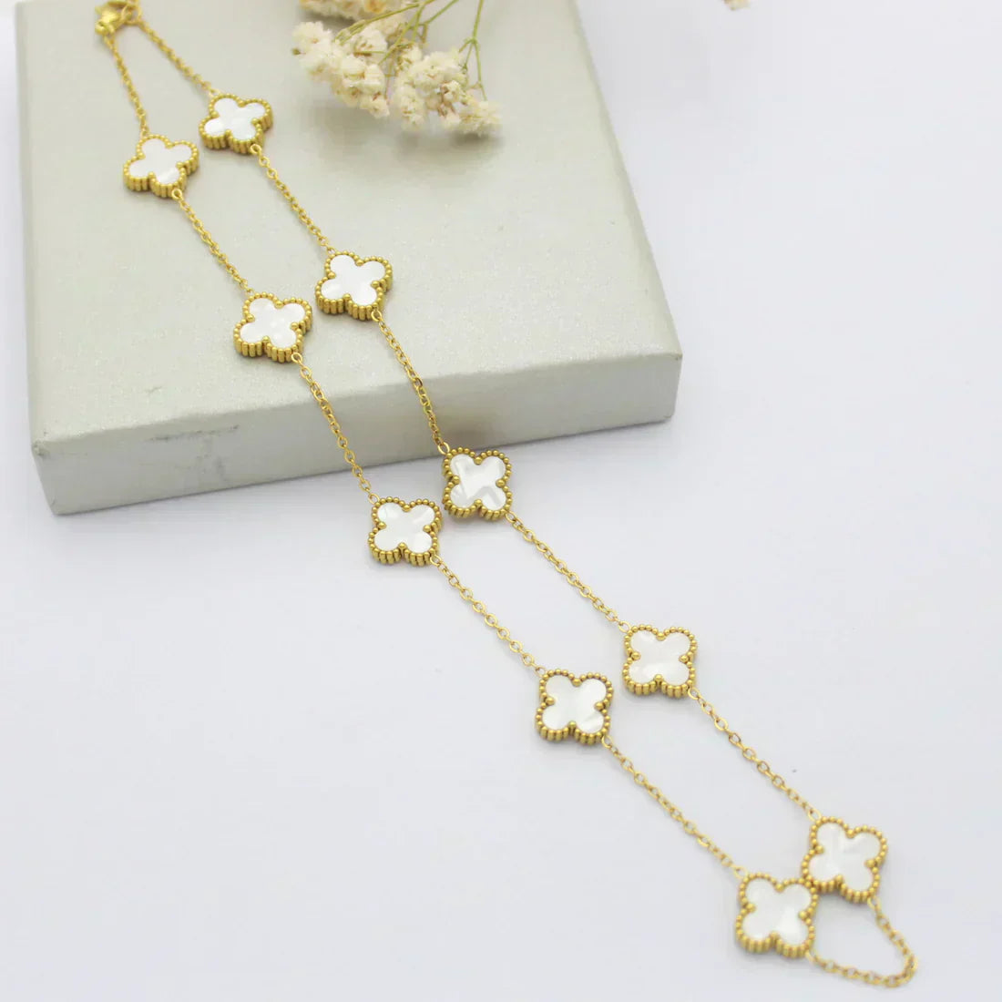 CLOVER | Collier 10 Motifs en Blanc