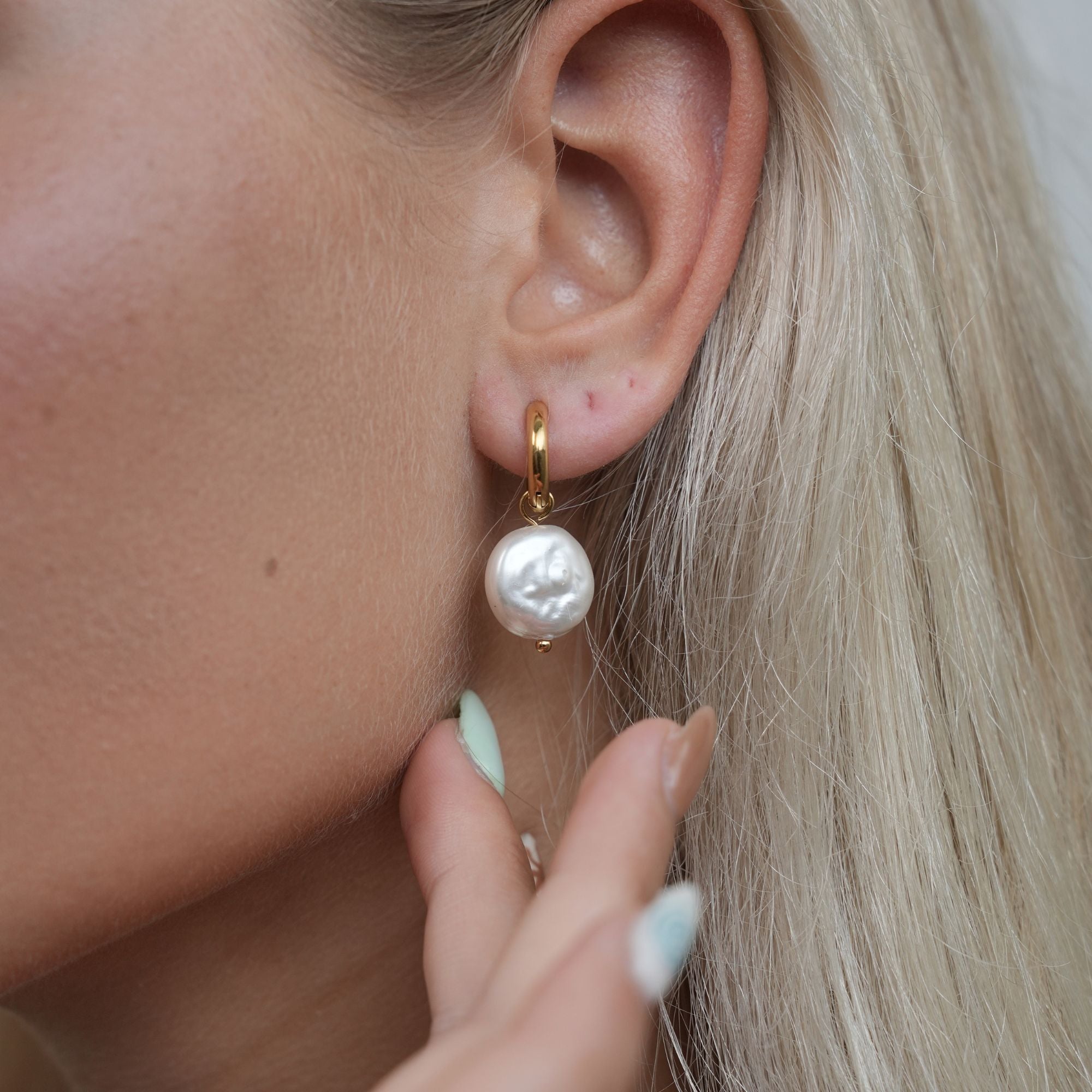 Boucles d'oreilles créoles Serilda Münze | Or 18K