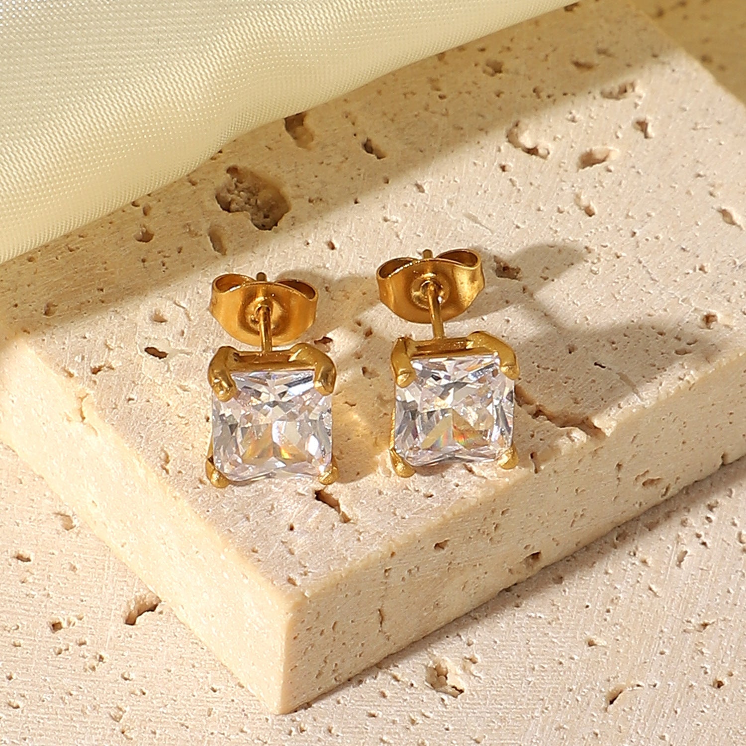 Boucles d'oreilles März Solitaire Gold