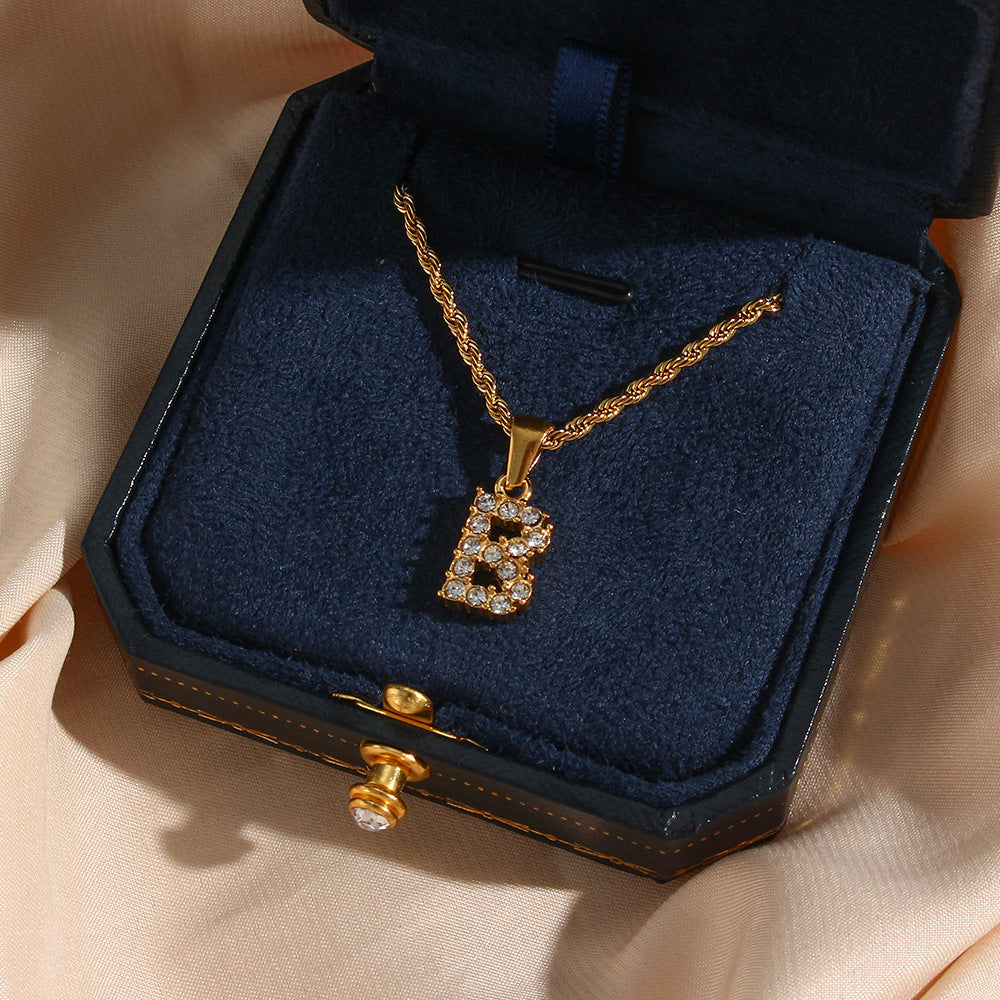 Collier en diamant avec initiales Maeve Buchstaben