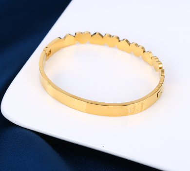Mon bracelet charm d'amour éternel