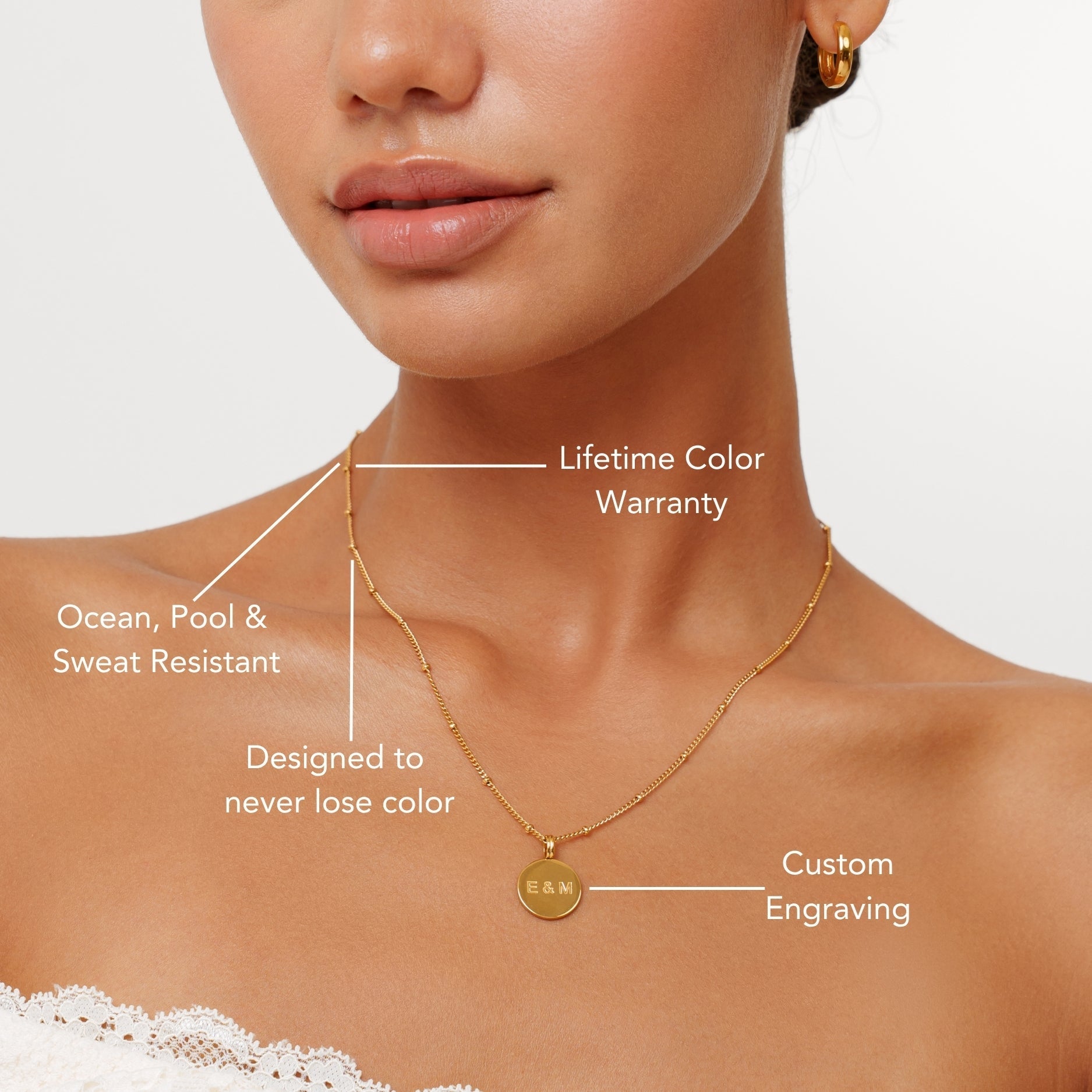 Collier médaillon délicat