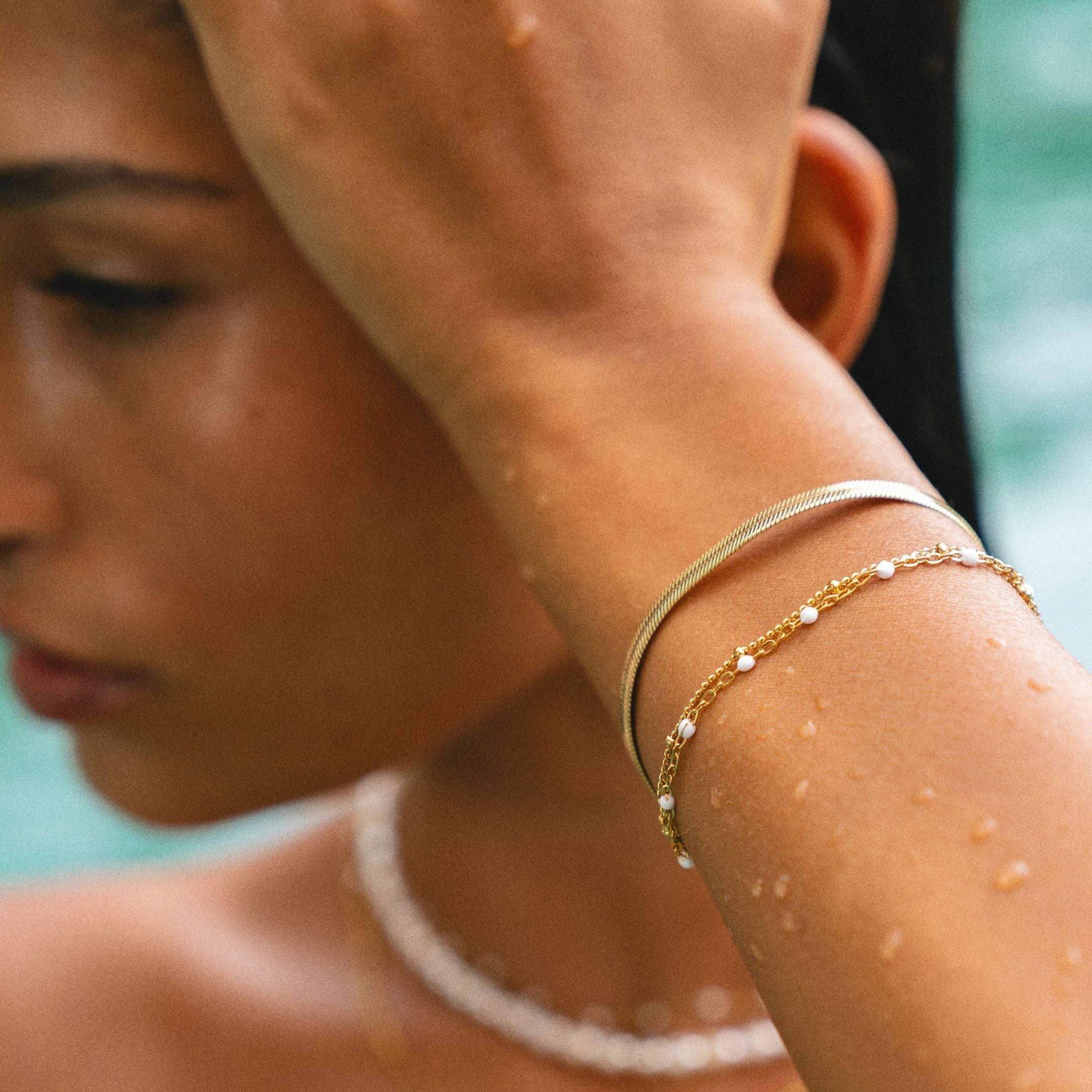 Bracelet de perles blanches doubles