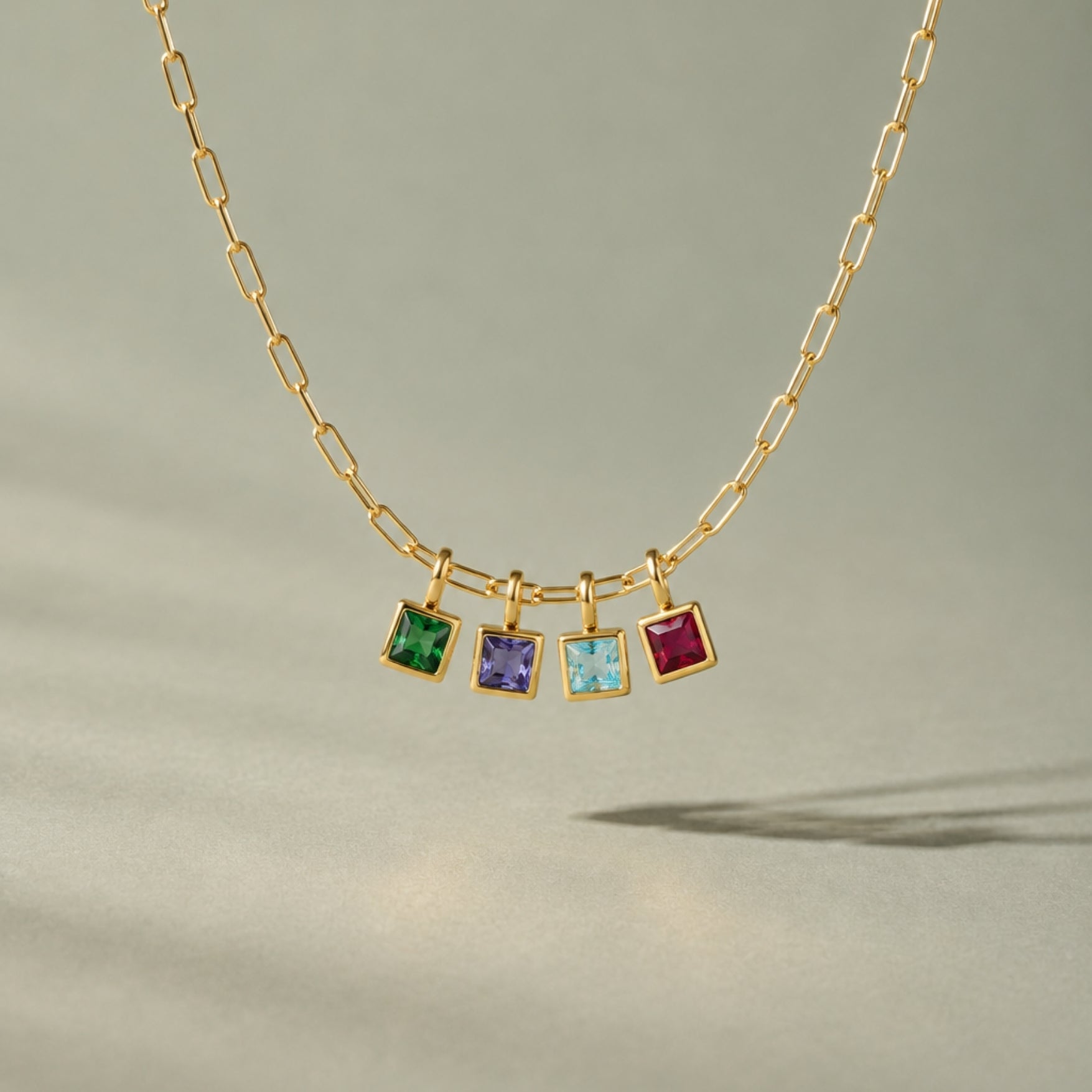 Collier en pierre de naissance en forme de trombone