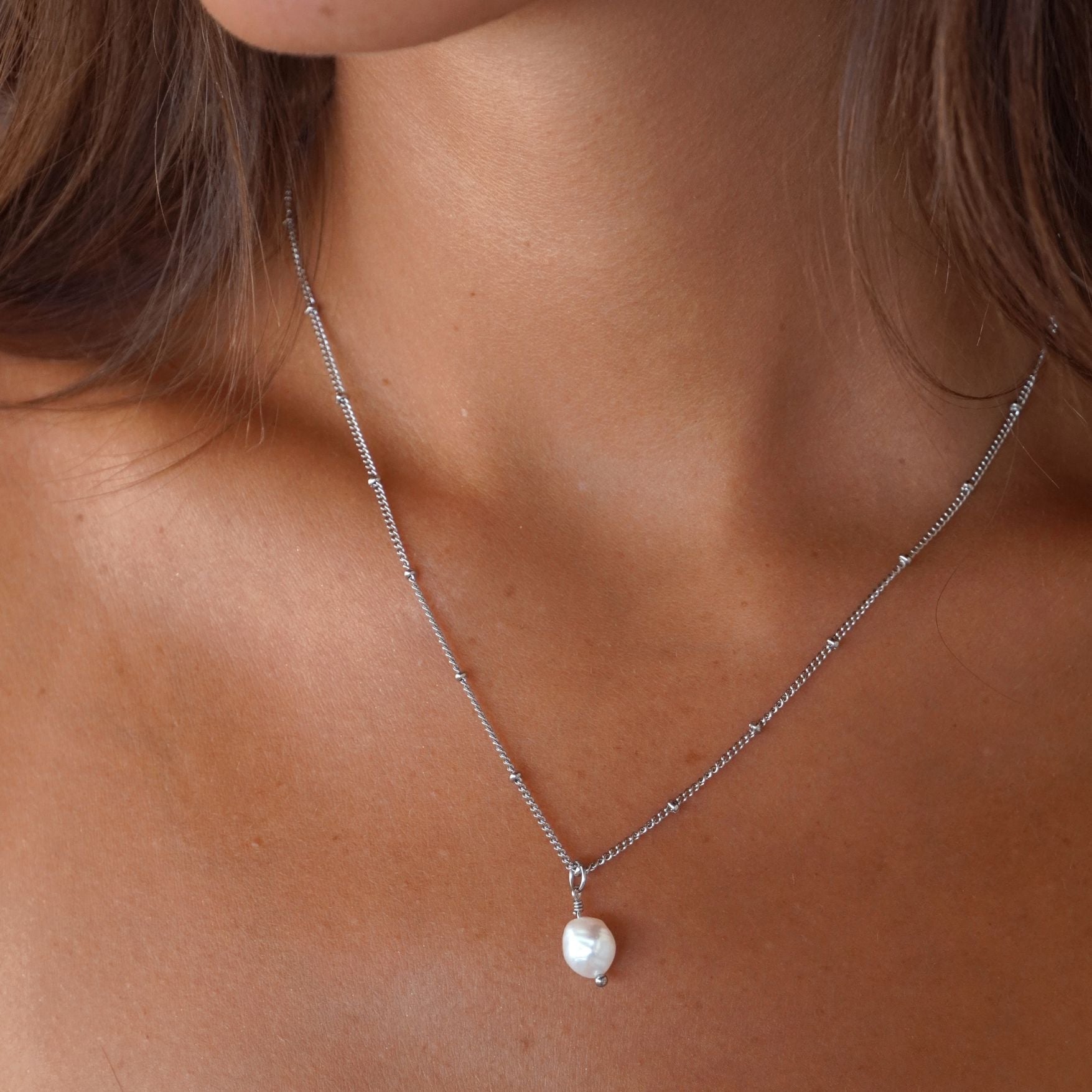 Pendentif en perles baroque